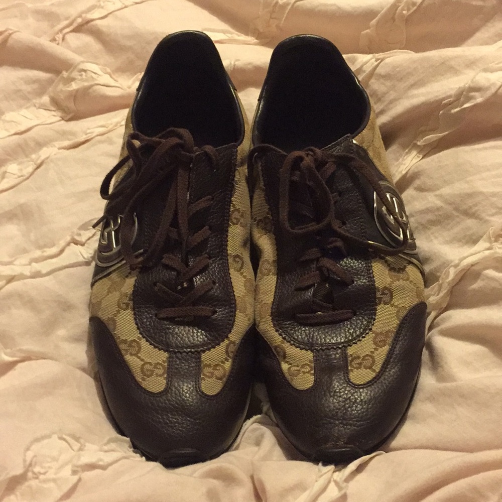 HELLO 👋 FELLAS A GREAT PAIR OF PRELOVED GUCCI 👟